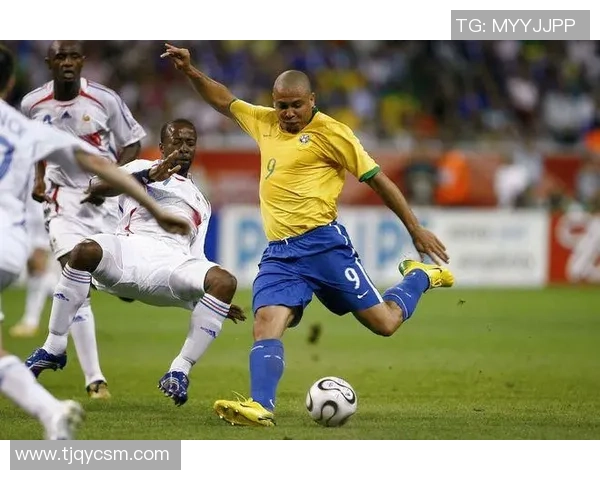 足球历史八大传奇球星盘点 探寻他们不朽的足球足迹与成就